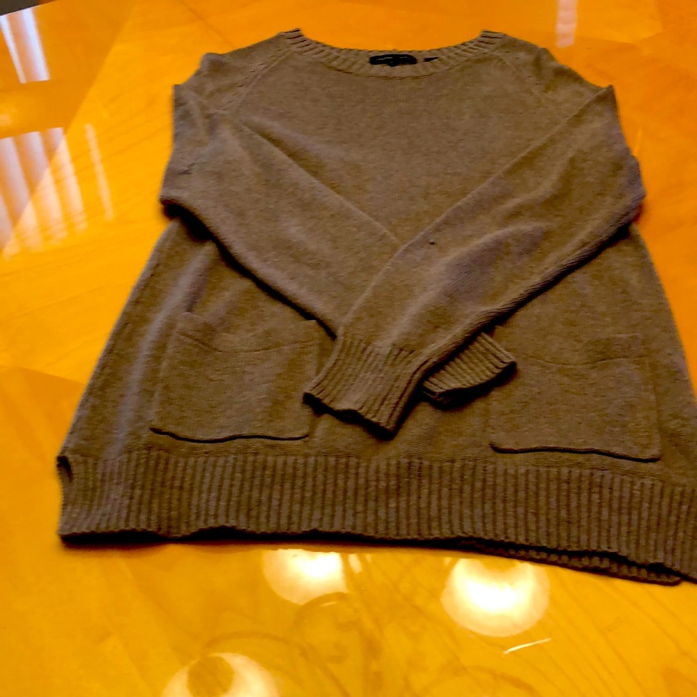 Sweater, crew neck, long sleeve, brown.